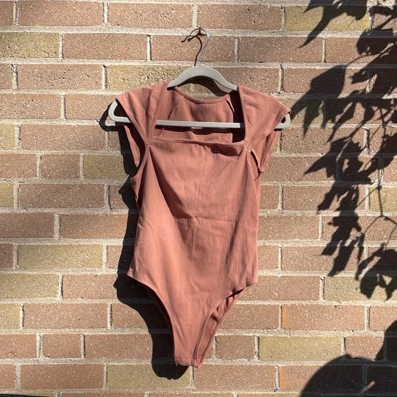 Bodysuit: Ribbed Square Neck - Picture 4 of 9